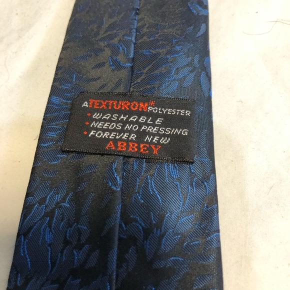 Vintage Men’s Neckties Red Navy Tones Vintage - Picture 10 of 15